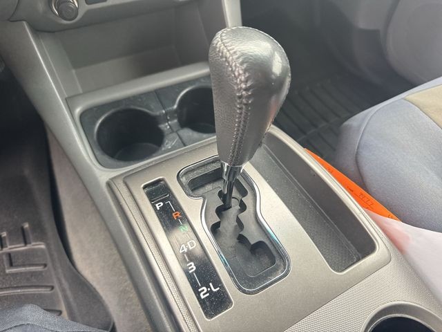 Toyota Tacoma Vehicle Full-screen Gallery Image 19