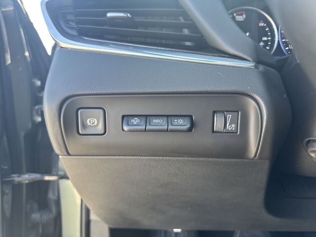 Buick Enclave Vehicle Full-screen Gallery Image 18