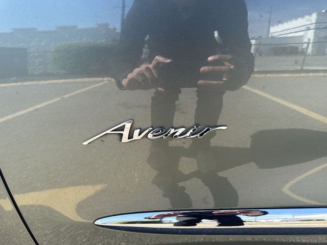 Buick Enclave Vehicle Full-screen Gallery Image 32