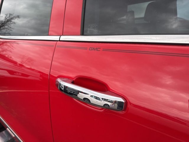 GMC Sierra 1500 Vehicle Full-screen Gallery Image 13