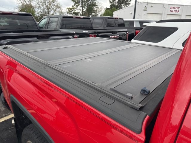 GMC Sierra 1500 Vehicle Full-screen Gallery Image 15