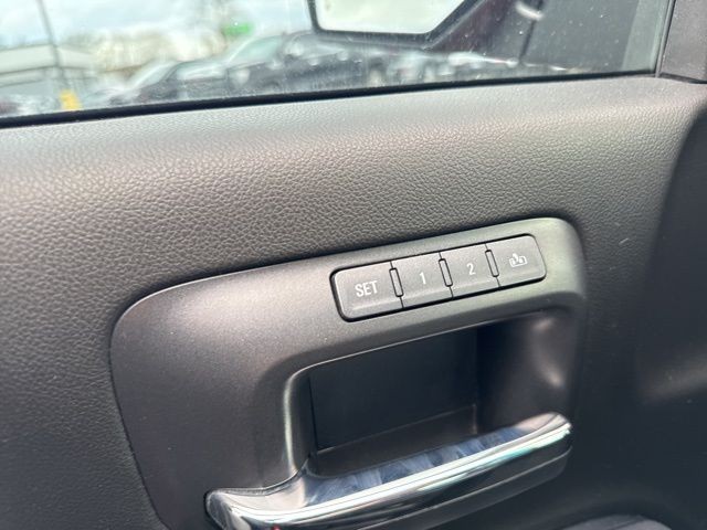 GMC Sierra 1500 Vehicle Full-screen Gallery Image 24