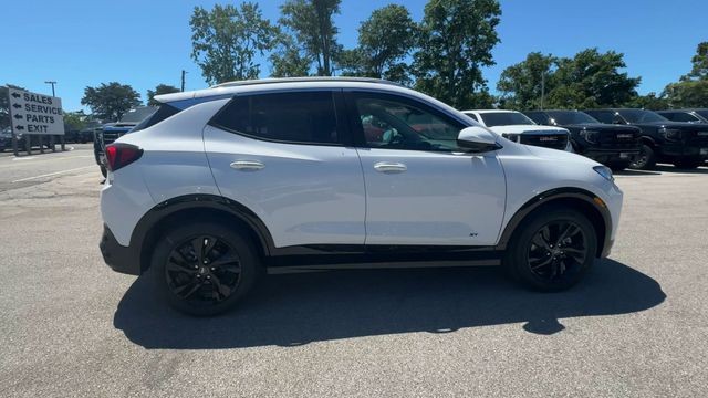 Buick Encore GX Vehicle Full-screen Gallery Image 09