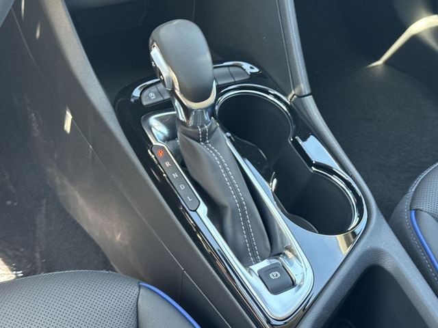 Buick Encore GX Vehicle Full-screen Gallery Image 19
