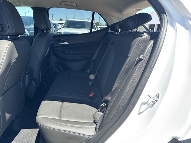 Buick Encore GX Vehicle Full-screen Gallery Image 21