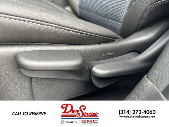 Buick Envista Vehicle Full-screen Gallery Image 12