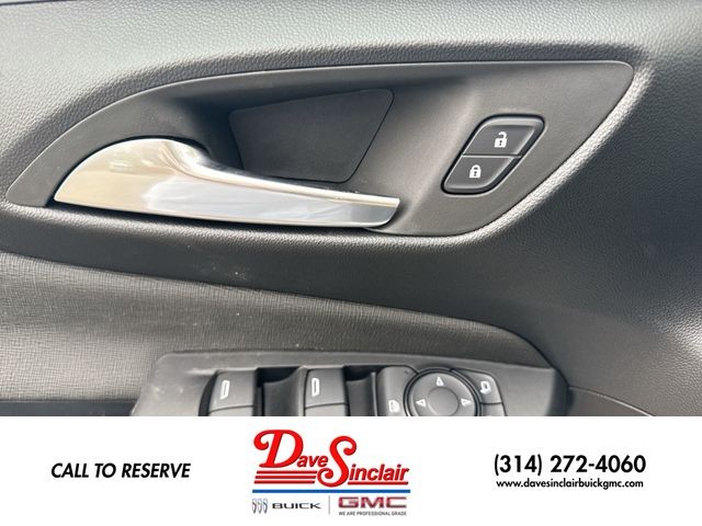 Buick Envista Vehicle Full-screen Gallery Image 13