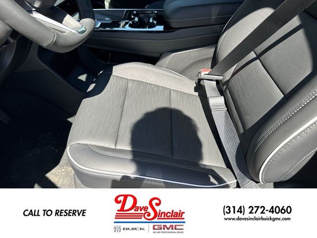 Buick Enclave Vehicle Full-screen Gallery Image 12
