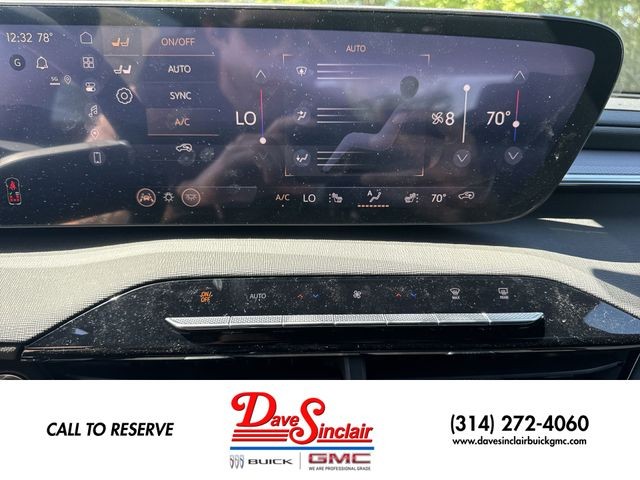 Buick Enclave Vehicle Full-screen Gallery Image 19