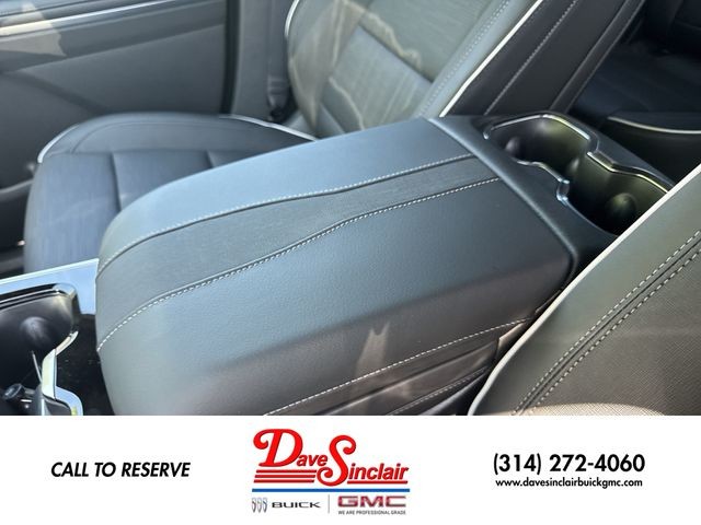 Buick Enclave Vehicle Full-screen Gallery Image 21