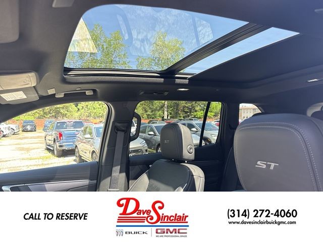 Buick Enclave Vehicle Full-screen Gallery Image 22