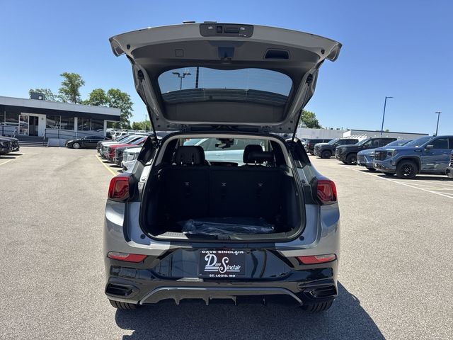 Buick Encore GX Vehicle Full-screen Gallery Image 22