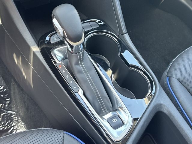 Buick Encore GX Vehicle Full-screen Gallery Image 19