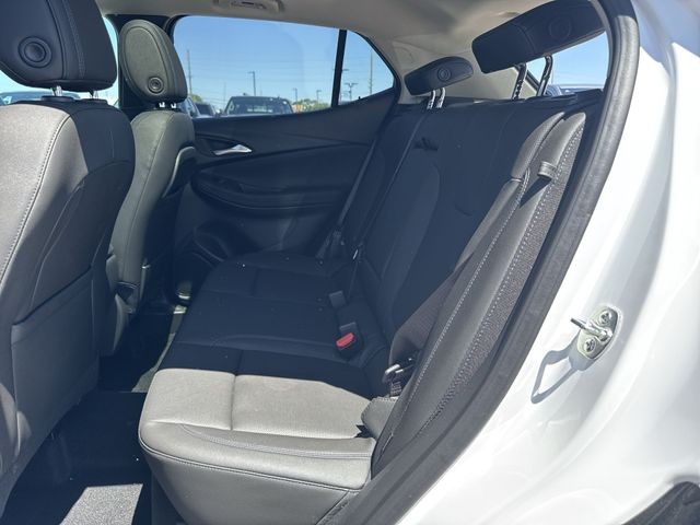 Buick Encore GX Vehicle Full-screen Gallery Image 22