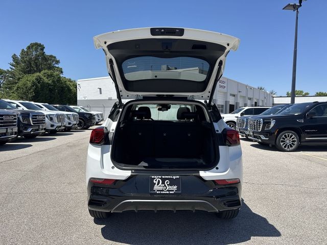 Buick Encore GX Vehicle Full-screen Gallery Image 23