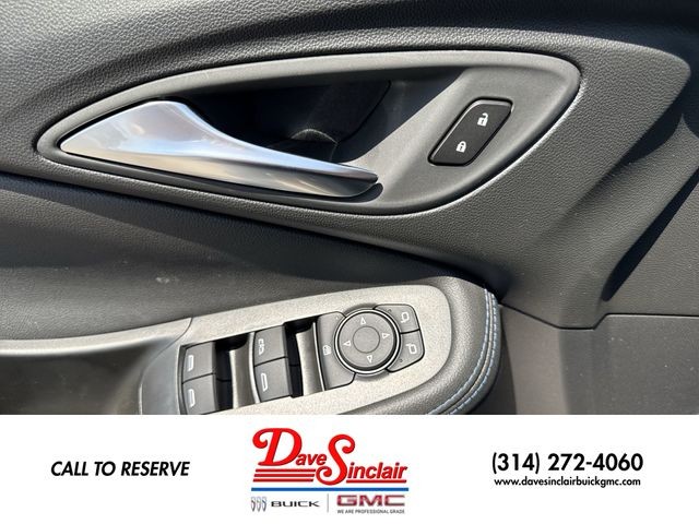Buick Encore GX Vehicle Full-screen Gallery Image 13