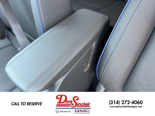 Buick Encore GX Vehicle Full-screen Gallery Image 20