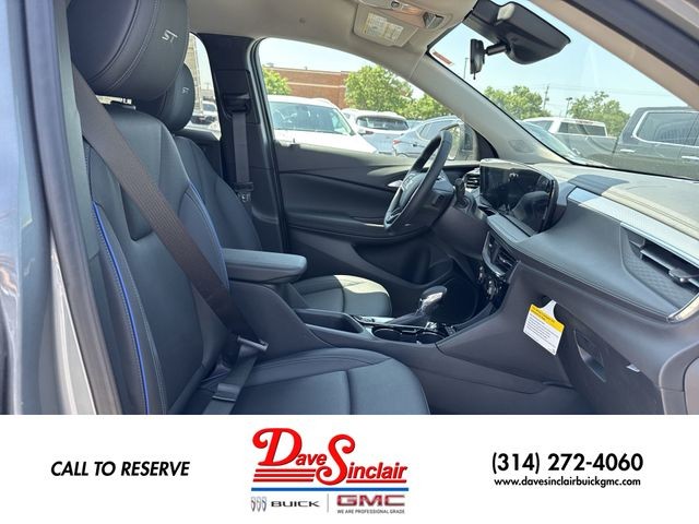 Buick Encore GX Vehicle Full-screen Gallery Image 23