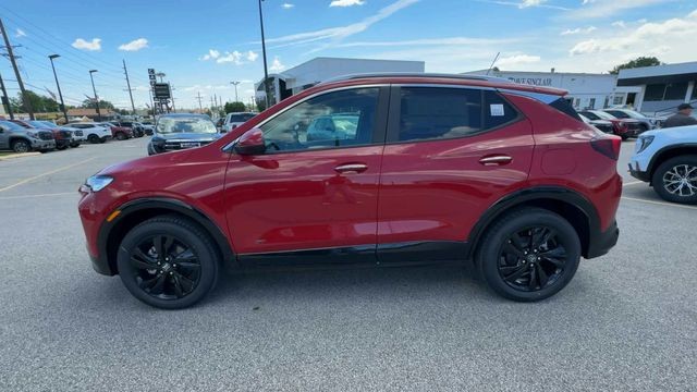 Buick Encore GX Vehicle Full-screen Gallery Image 05