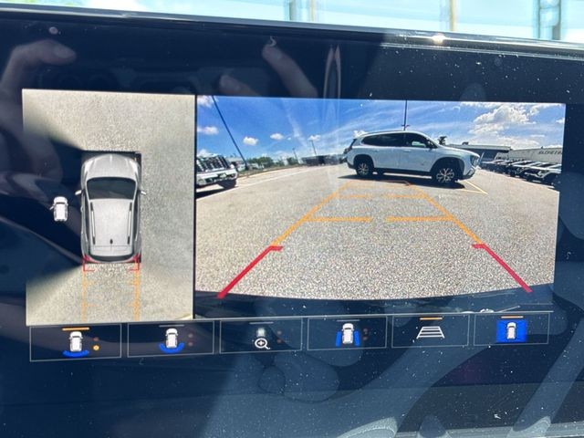 Buick Encore GX Vehicle Full-screen Gallery Image 17