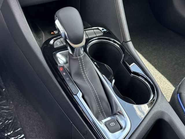 Buick Encore GX Vehicle Full-screen Gallery Image 19
