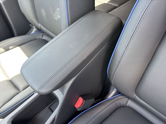Buick Encore GX Vehicle Full-screen Gallery Image 20