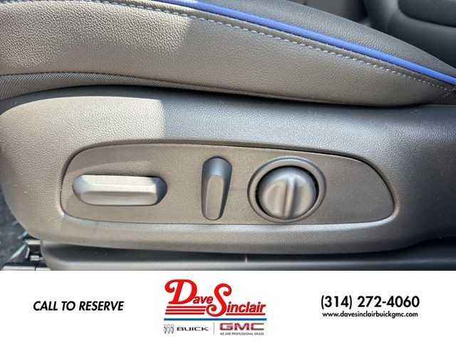 Buick Encore GX Vehicle Full-screen Gallery Image 12
