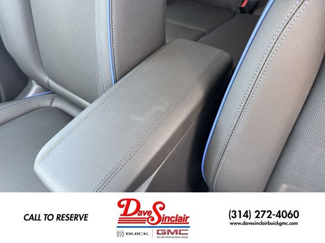 Buick Encore GX Vehicle Full-screen Gallery Image 20