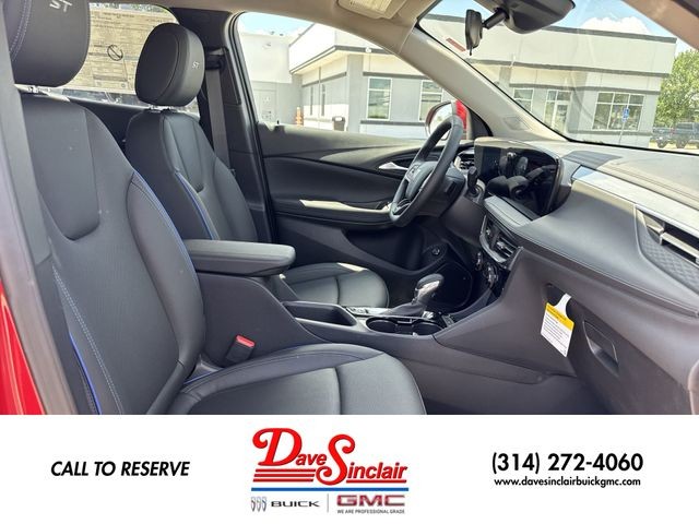 Buick Encore GX Vehicle Full-screen Gallery Image 23
