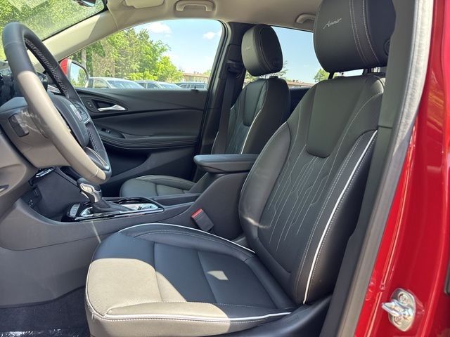 Buick Encore GX Vehicle Full-screen Gallery Image 11