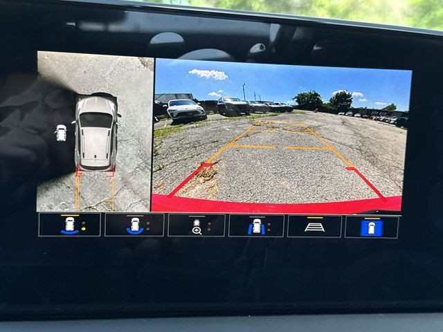 Buick Encore GX Vehicle Full-screen Gallery Image 17