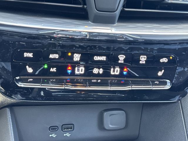 Buick Encore GX Vehicle Full-screen Gallery Image 19