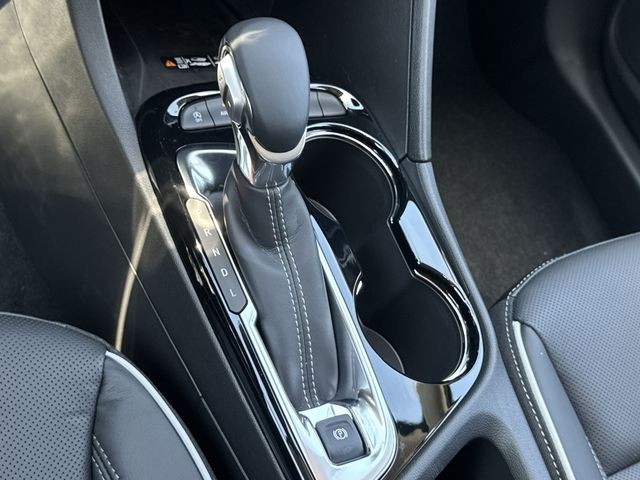 Buick Encore GX Vehicle Full-screen Gallery Image 20