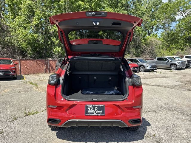 Buick Encore GX Vehicle Full-screen Gallery Image 23