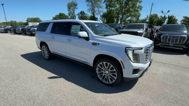 GMC Yukon XL Vehicle Full-screen Gallery Image 02