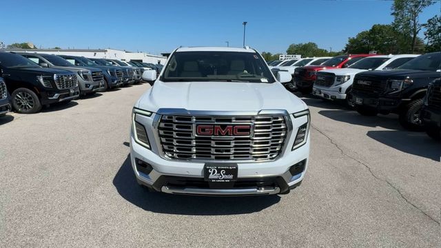 GMC Yukon XL Vehicle Full-screen Gallery Image 03