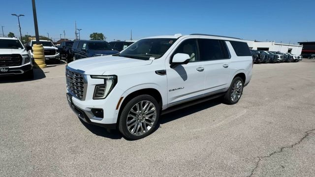 GMC Yukon XL Vehicle Full-screen Gallery Image 04