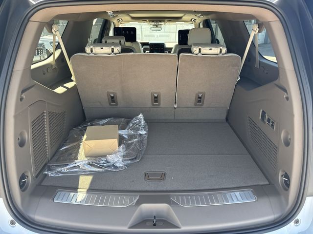 GMC Yukon XL Vehicle Full-screen Gallery Image 25