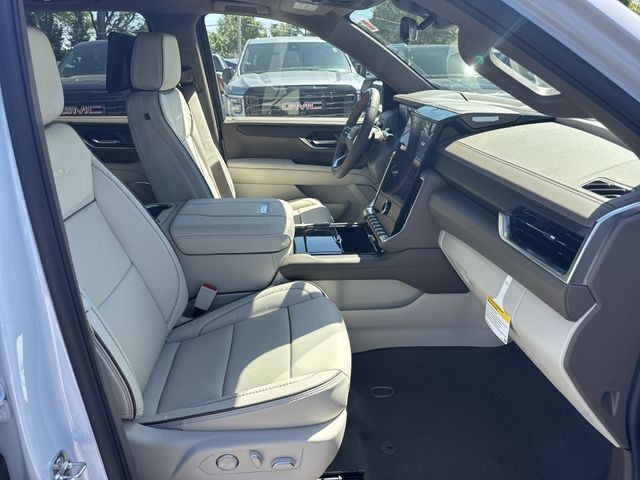 GMC Yukon XL Vehicle Full-screen Gallery Image 26