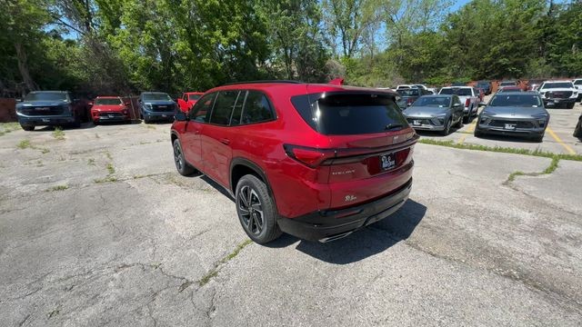Buick Enclave Vehicle Full-screen Gallery Image 06