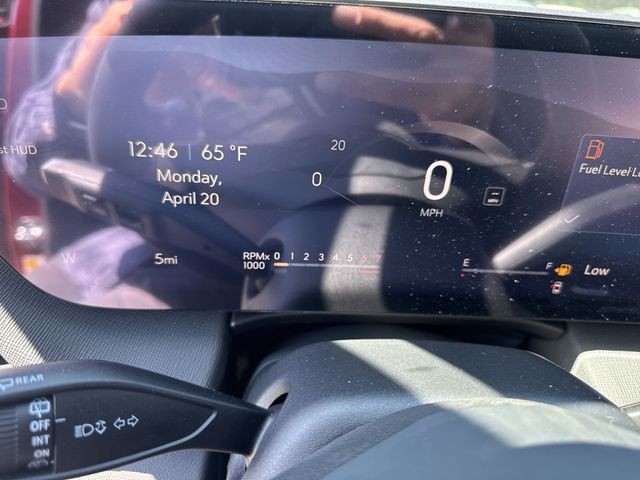 Buick Enclave Vehicle Full-screen Gallery Image 15