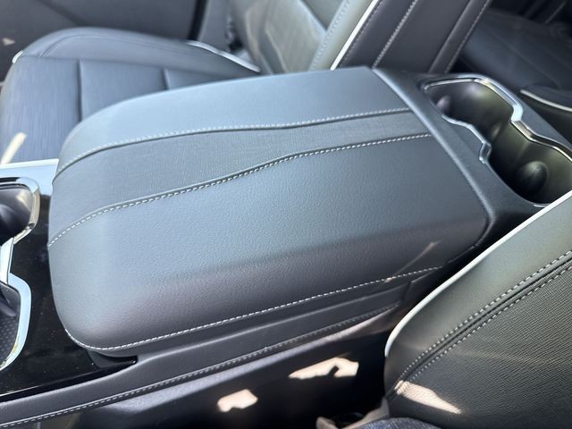 Buick Enclave Vehicle Full-screen Gallery Image 21