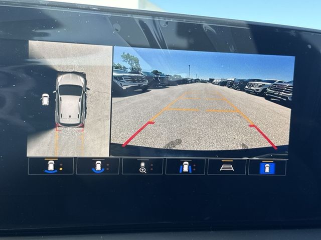 Buick Encore GX Vehicle Full-screen Gallery Image 17