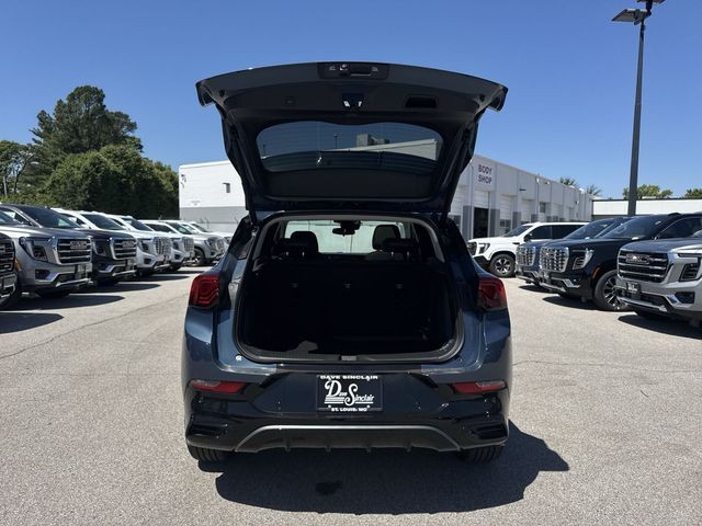 Buick Encore GX Vehicle Full-screen Gallery Image 23