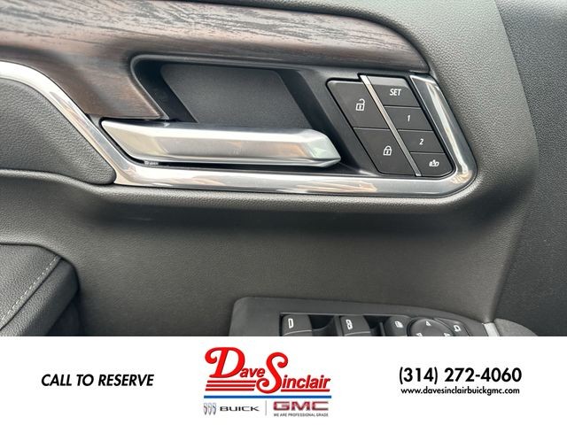GMC Sierra 1500 Vehicle Full-screen Gallery Image 13