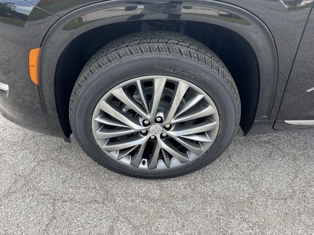Buick Enclave Vehicle Full-screen Gallery Image 10