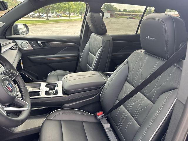 Buick Enclave Vehicle Full-screen Gallery Image 11