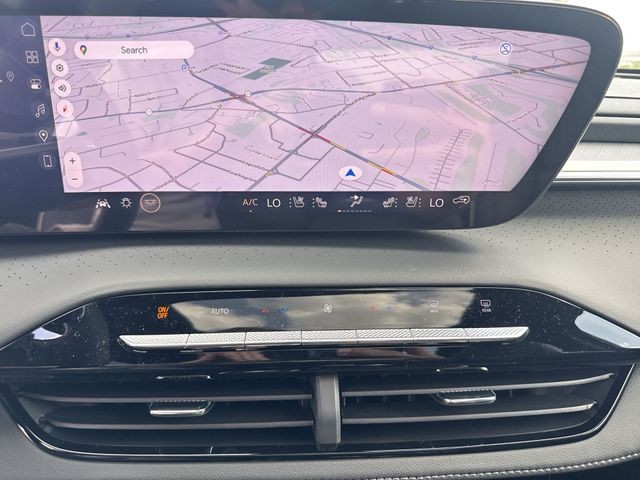 Buick Enclave Vehicle Full-screen Gallery Image 18