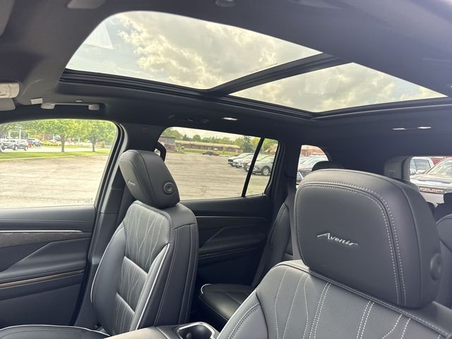 Buick Enclave Vehicle Full-screen Gallery Image 22