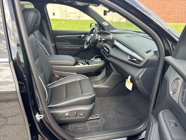 Buick Enclave Vehicle Full-screen Gallery Image 26